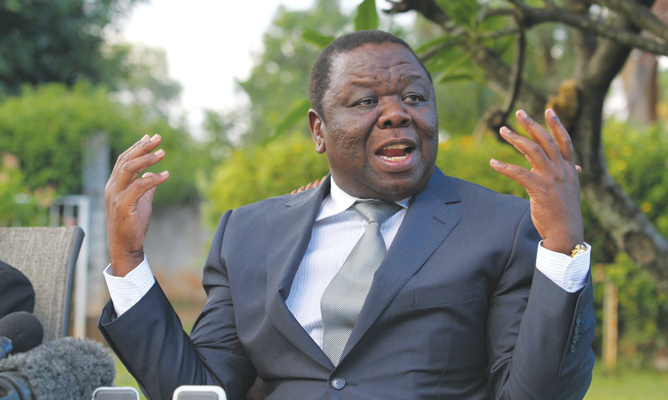 Tsvangirai Refuses To Be Outdone, Addresses Impromptu Rally 