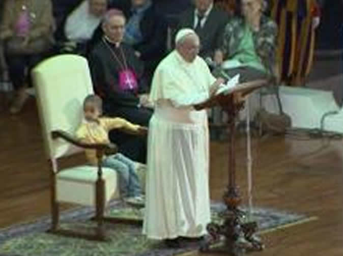 Little boy upstages Pope Francis