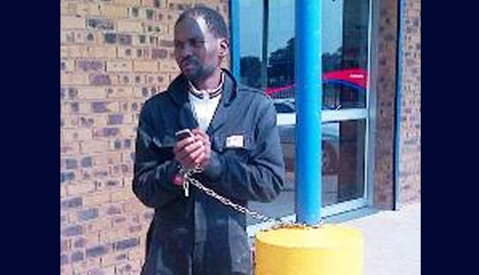 Shop staff keep man chained for hours for using fake money 