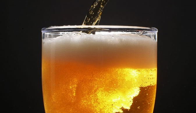 Man gets drunk by brewing beer in his stomach 