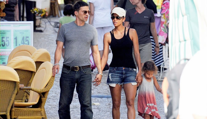 Actress Halle Berry gives birth