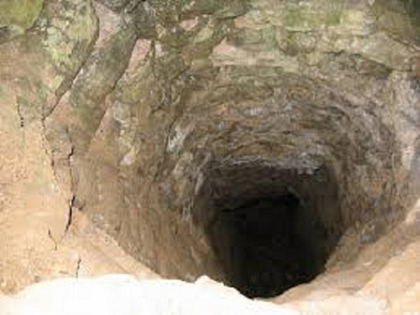 Makorokoza Drowns In  40 Metre Pit After Botched Expedition