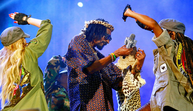 Snoop Lion upsets royal family